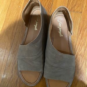 Free people Grey sandals